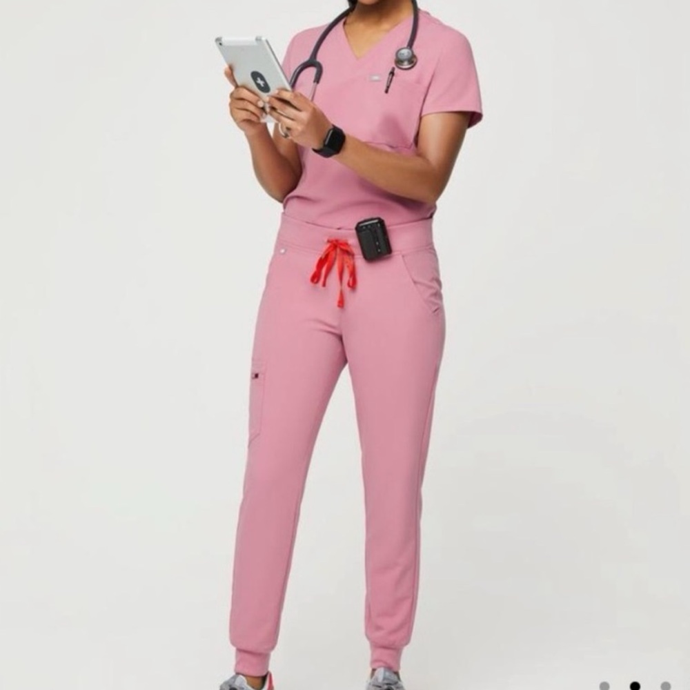 Figs Chalk Pink Set - S/P Zamora Jogger Scrub Pants & XS Catarina Scrub Top